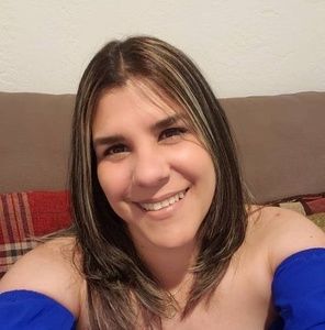 Meet your Posher, Yalily